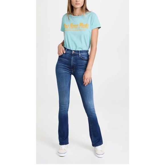 ⭐️Mother High Waisted Runaway Stretch Jeans in Change Is In The Air⭐️ - Picture 4 of 10